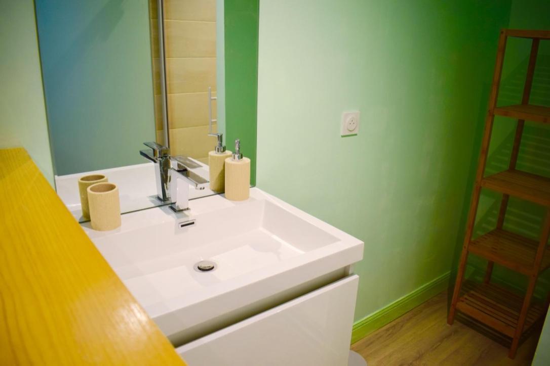 Suite Familiale 2 Chambres Double Auriac-du-Perigord Ngoại thất bức ảnh